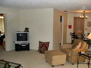 112peppertree-living2