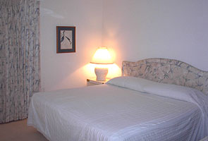 116-peppertree-bedroom2