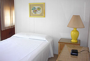 116-peppertree-bedroom3