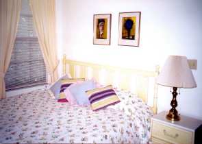 417alamanda-bedroom1