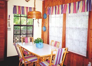 417alamanda-dining
