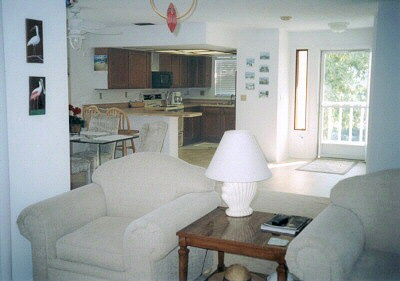 785jacaranda-living-kitchen